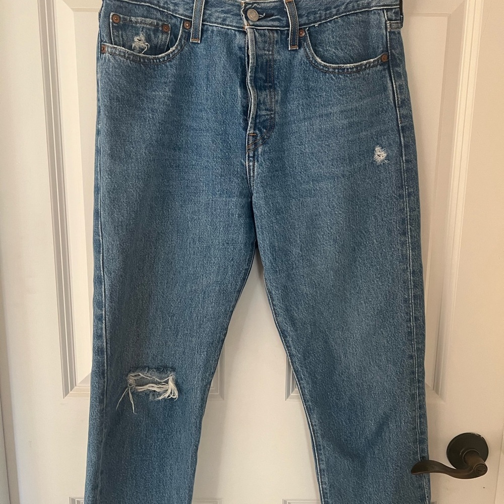 Levi's Wedgie Button Fly Blue Ankle & Cropped Jeans size 28